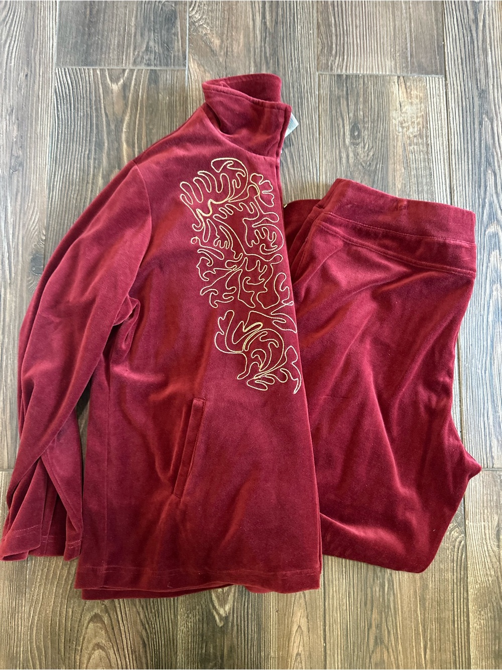D'lifestyle Velour Zip Hoodie and Pants Set in Deep Wine - Picture 13 of 17